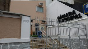 Câmara de Guarapari vai investigar “Edital das cadeiras” 1 IMG 20170424 111912928