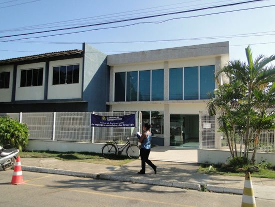 fachada prefeitura - Servidores municipais de Guarapari esperam por aumento no vale alimentação