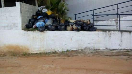 lixo todos os santos - “Pedimos um reajuste de 12% mas eles não saíram dos 4,97%”, disse Wanderley Gonçalves, presidente do Sintrovig sobre paralisação da coleta de lixo em Guarapari