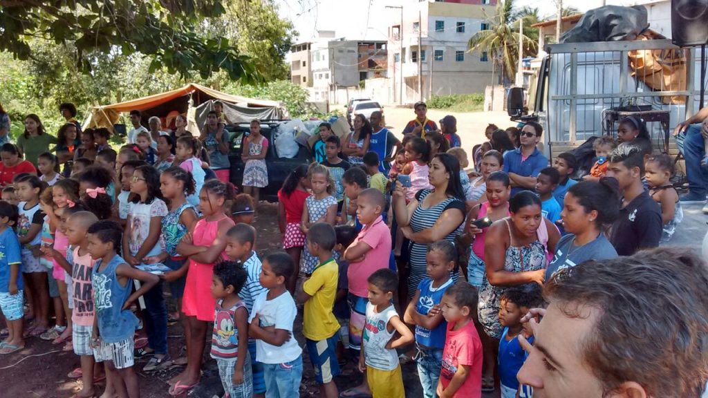 ASA1 - Projetos sociais devolvem esperanças a famílias carentes do Bairro Lameirão