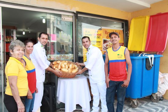 República dos Pães dia do pãp 1 - 600 pães são trocados por garrafas pet em campanha sustentável
