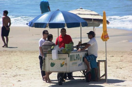 ambulantes - Anchieta inicia cadastramento de vendedores para o Verão 2018