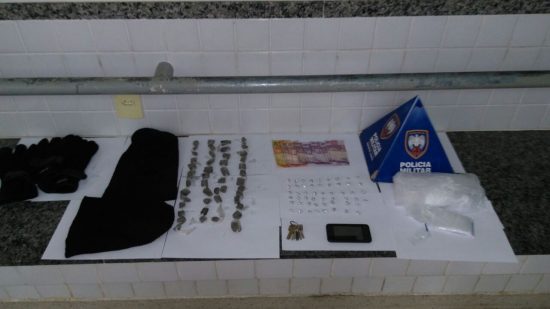 Polícias Civil e Militar cumprem mandados de busca e apreensão em Guarapari 1 22policiam