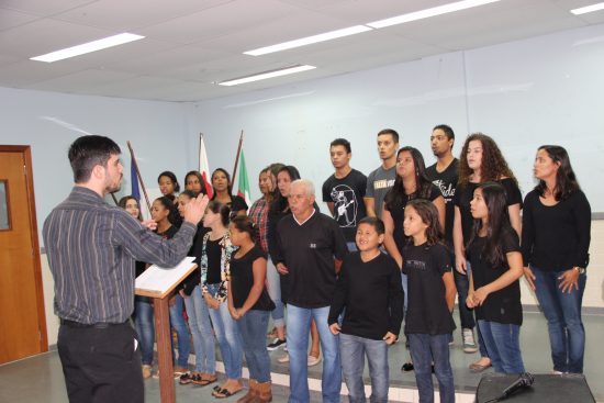 Coral da Escola de Limeira será homenageado e lançará CD. - Prefeitura de Anchieta promove nesta quarta (22) uma manhã de comemoração pelo Dia do Músico