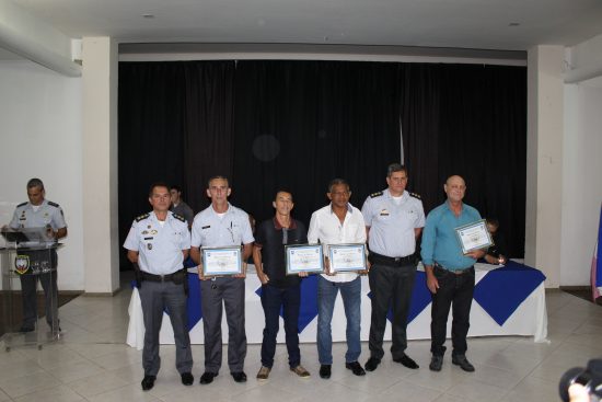 O 10º BPM de Guarapari homenageou os policiais que se destacaram durante o ano