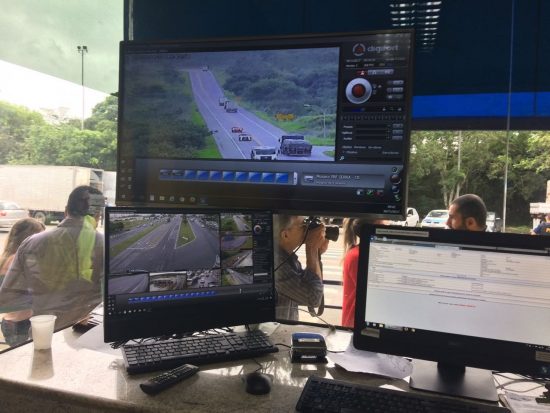 Câmeras de videomonitoramento da BR 101 vão ajudar a PRF a multar motoristas infratores 1 videomo