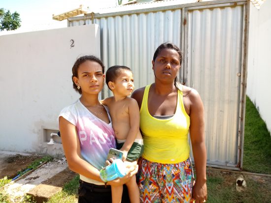 Seu bairro no Folha: Moradores dependem de vizinhos para terem energia em casa