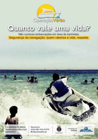 Moto aquática - Marinha do Brasil segue com a Operação Verão nas praias de Guarapari