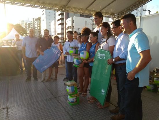 esportep - Campeões de Futuro: projeto Estadual entrega materiais esportivos em Guarapari