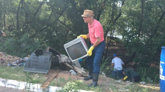 18 - Mutirão retira 20 toneladas de lixo do manguezal de Muquiçaba, Guarapari