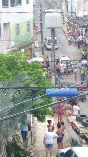 Homem é linchado e amarrado no poste em Guarapari 1 Adalberto2