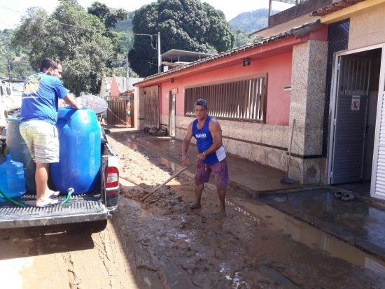 Lama em Rio Novo do Sul - Interior de Anchieta devastado após temporal deste fim de semana
