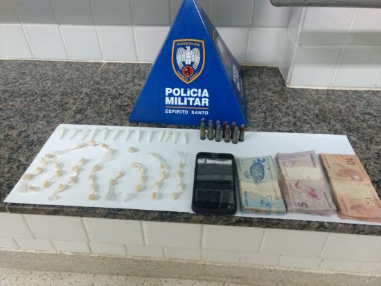 Apreensão de drogas no fim de semana em Guarapari; Em uma das abordagens foram encontrados 181 pinos de cocaína 1 FT Mercado Peixe 21.04