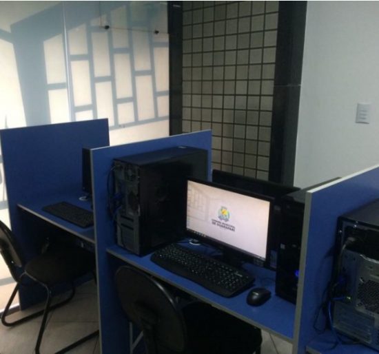 Sala das Comunidades Câmara 3 - População ganha espaço com computadores e Internet na Câmara de Guarapari