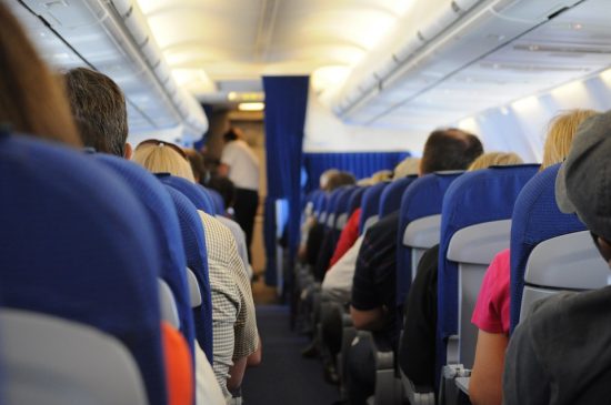 avião - Casal de Guarapari receberá R$ 8 mil por viajar no chão com uma bebê em voo vindo da Itália
