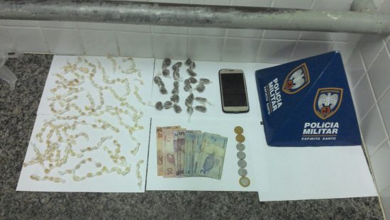 Polícia apreende 252 pedras de crack e 21 buchas de maconha com adolescentes em Guarapari 1 252 pedras de crack FT 06.05