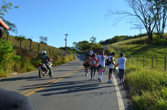 30 04 Caminhada Ecológica de Itapeúna 1 - Comunidade de Anchieta realiza torneio entre famílias