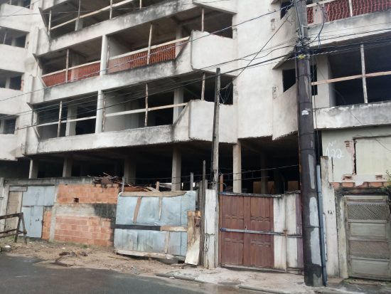 PMG obra sede sem placa - Obra da nova sede da Prefeitura de Guarapari não possui placa de identificação