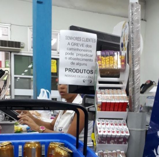 comidage - Paralisação dos caminhoneiros pode afetar o abastecimento nos supermercados de Guarapari