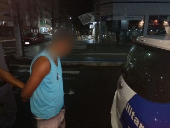 menor - Vítima reconhece assaltante e chama polícia em Guarapari