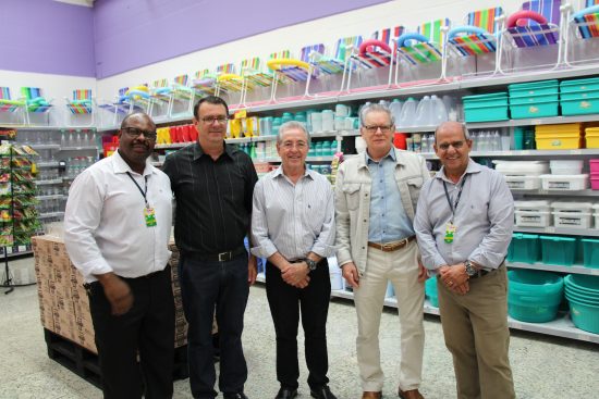 Rede Extrabom reinaugura loja em Guarapari 3 Ivan. Pd Robson Oli Fonseca Geraldo Mai e Luiz co