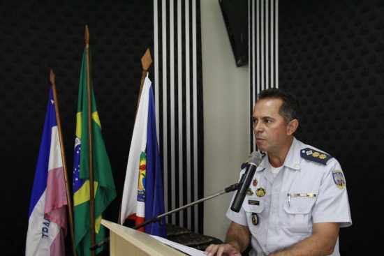 Pessanha - PM de Guarapari entrega homenagem para "Amigos do Batalhão"