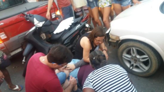 WhatsApp Image 2018 06 01 at 17.45.26 - Acidente no bairro Muquiçaba envolve um carro e uma moto em Guarapari