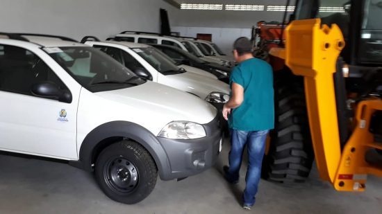 Vereadores questionam R$ 1 milhão gasto pela prefeitura de Guarapari com nova frota de veículos 2 frota1