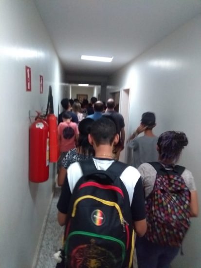 Solicitando melhorias para o interior de Guarapari, produtores rurais ocuparam a prefeitura nesta manhã 1 protestoprefei