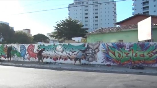 Grafitte - Empresa “apaga” grafite em muro na Prainha de Muquiçaba, em Guarapari