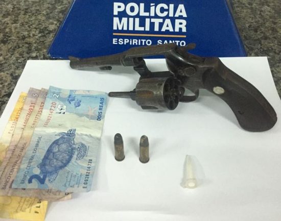 PM apreende arma de fogo e adolescente em Guarapari 1 WhatsApp Image 2018 07 12 at 12.03.58