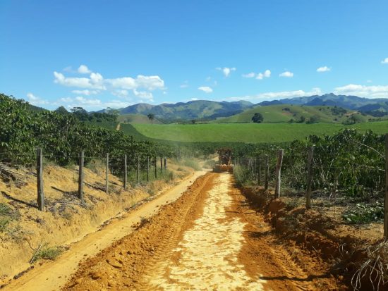 Prefeitura faz melhorias em estradas do interior de Anchieta 1 vila 4