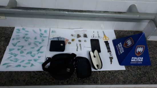 Mãe e filho são detidos com drogas em Guarapari 1 Centro madrugada de 19.08