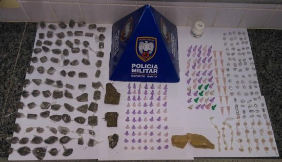 Suspeitos fogem, mas Polícia Militar localiza drogas em Guarapari 1 WhatsApp Image 2018 09 17 at 13.31.16