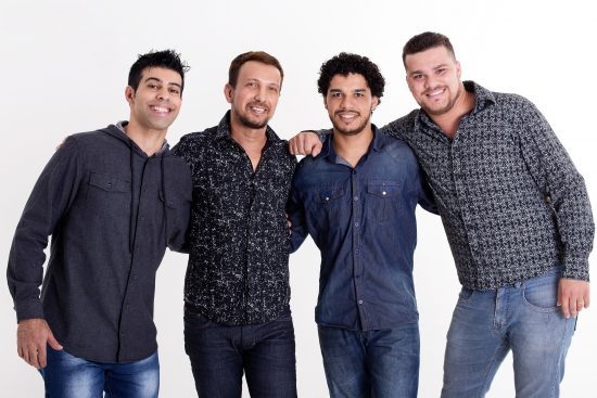 banda adoração e evida