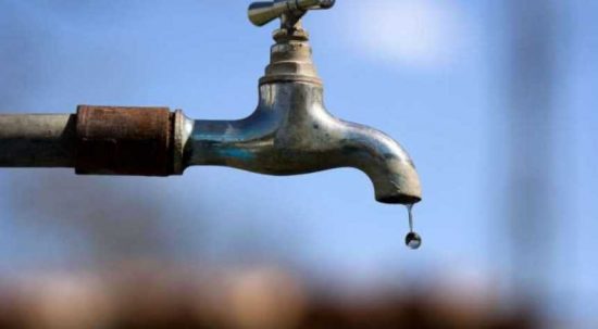 torneira - Manutenção afeta abastecimento de água em Guarapari