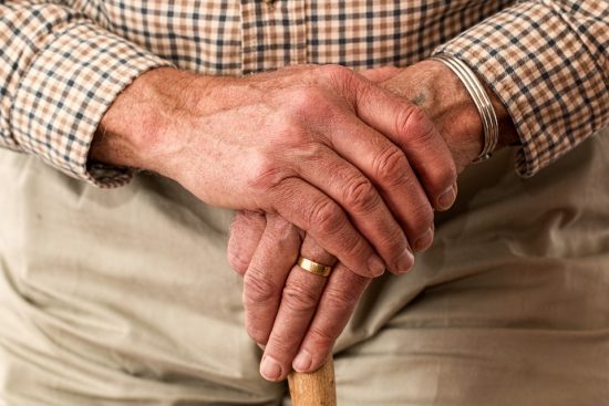idosos - Idosos e deficientes devem se inscrever no Cadastro Único em Guarapari