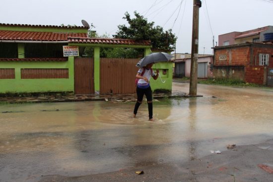 IMG 6638 - Moradores de Santa Mônica sofrem com chuva prolongada e falta de estrutura em Guarapari