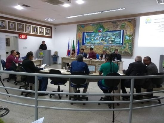 camarahfa - Presidente da Câmara adia eleição da Mesa Diretora em Guarapari