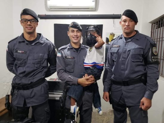 pmvisita - Estudante de Guarapari que sonha em ser policial visita o 10º Batalhão da Polícia Militar