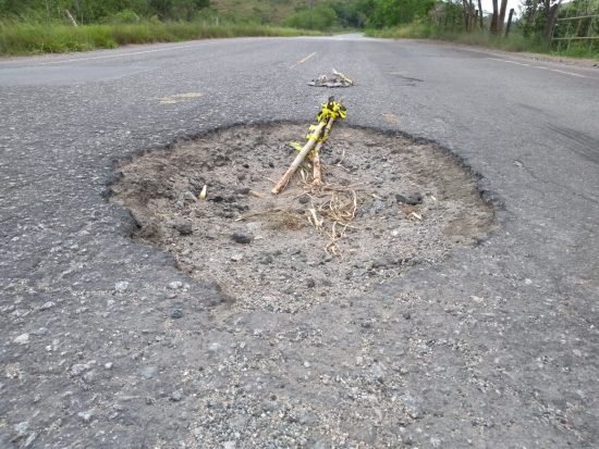 WhatsApp Image 2018 12 05 at 14.19.36 - Quase 400 buracos em trecho de rodovia entre Alfredo Chaves e Anchieta