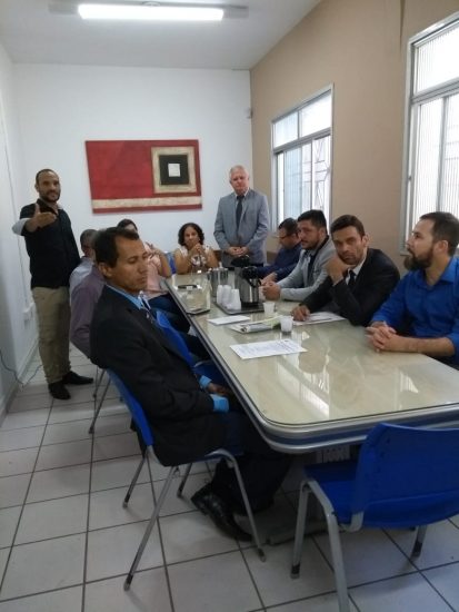 coletiva1 - "O prefeito não receberá mais cheque em branco para o orçamento", disseram vereadores durante coletiva em Guarapari