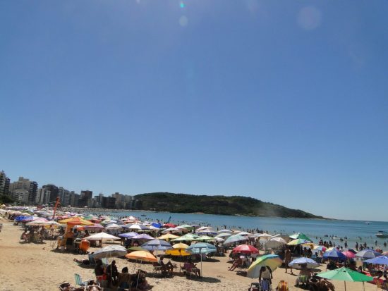 DSC05906 - Segunda quinzena de Janeiro começa com praias cheias em Guarapari