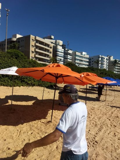 Fiscais recolhem materiais que loteavam praias de Bacutia e Peracanga em Guarapari 3 IMG 20190116 WA0028
