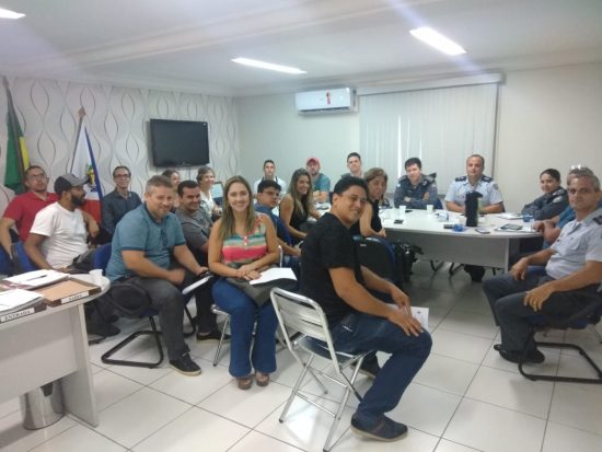 PMsegurança - PMs, autoridades municipais e representantes de casas de show se reuniram para discutir sobre segurança pública em Guarapari