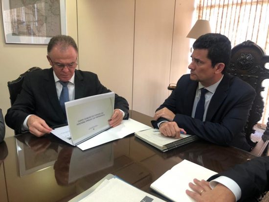 Em reunião com Sérgio Moro, Casagrande fala do sistema prisional do ES 2 casagrande e moro 2