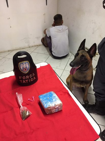 drogas anchieta - PM detém indivíduos por tráfico de drogas em Anchieta