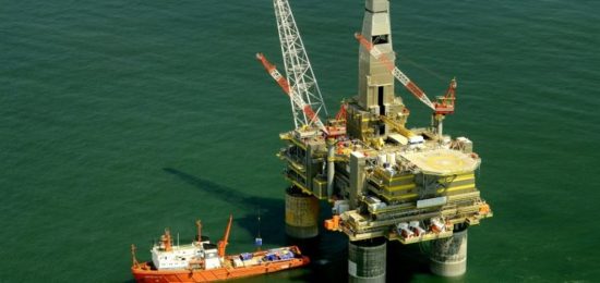 Guarapari receberá 4,59% da divisão dos royalties de petróleo entre os municípios do ES 1 plataforma de petóleo 4