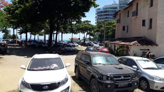 trânsito 1 - Moradores e turistas reclamam de imprudências de motoristas em Guarapari
