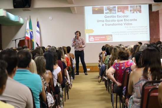 Palestra reúne gestores educacionais para início do ano letivo em Guarapari